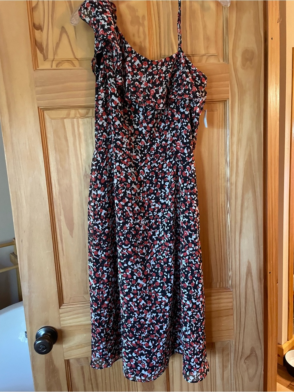 Wild Luxe Black One-Shoulder Floral Midi Dress with Red & White Flowers